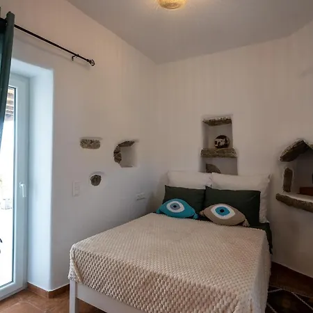Aherionas House Mykonos 펜션 Plintri